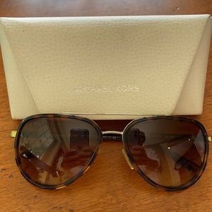 Michael Kors sunglasses 😎